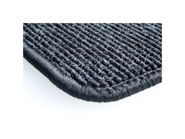 Автомобилни постелки с оребрен килим за Toyota Hilux 2012->